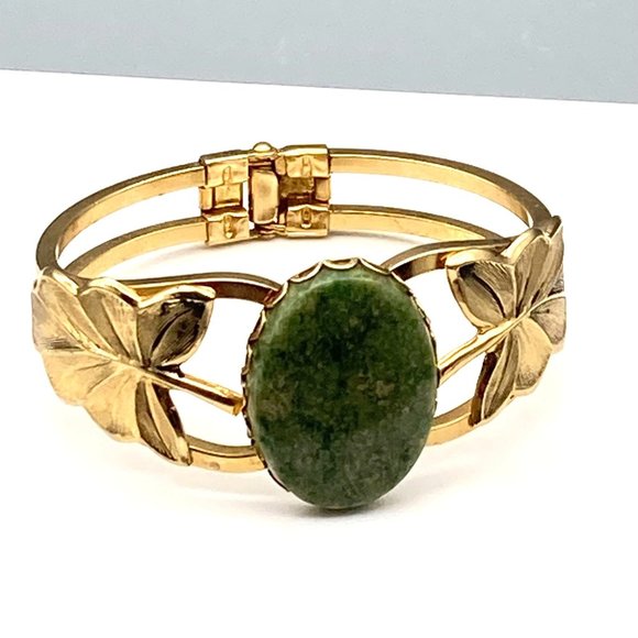 Vintage Jade Hinged Cuff Bracelet with Gold Tone Leaves, 1970s Clamper Statement - Picture 3 of 7
